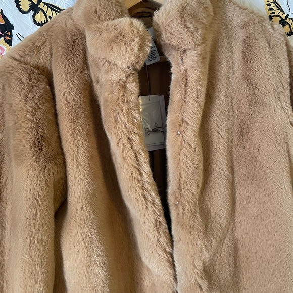 NWT!! Magaschoni Women Camel Faux Fur Coat size S - Picture 6 of 14